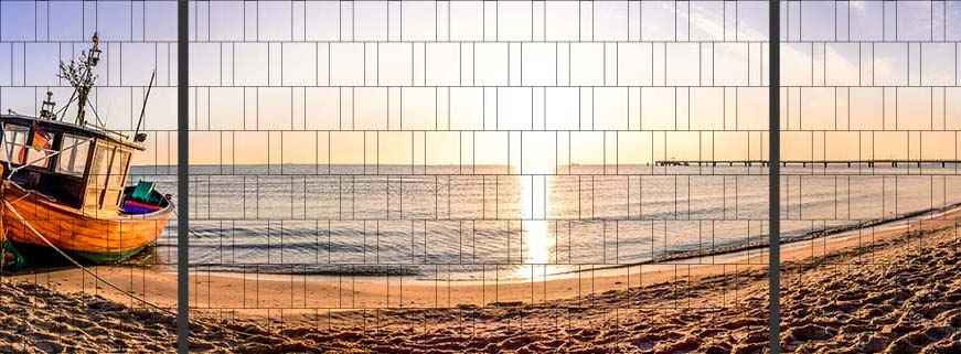 Boot am Strand - XXL Panorama Zaunposter 180cm Höhe